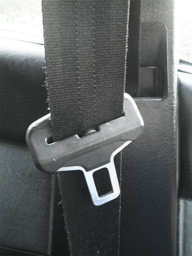 broken seat belt