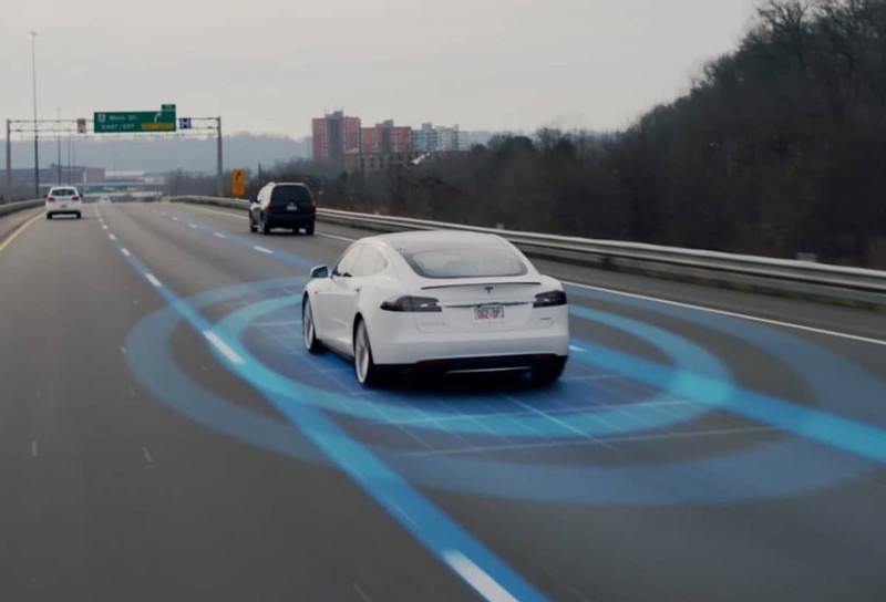 U.S. Senator Calls on Tesla to Prevent Drivers Sleeping in Autopilot Mode